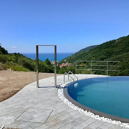 Vento Di Mare Grecale Con Giardino E Piscina Condivisa